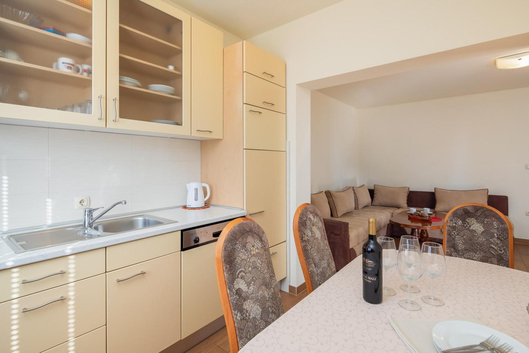 Filip Apartments - Free Parking By The House Makarska Exterior photo